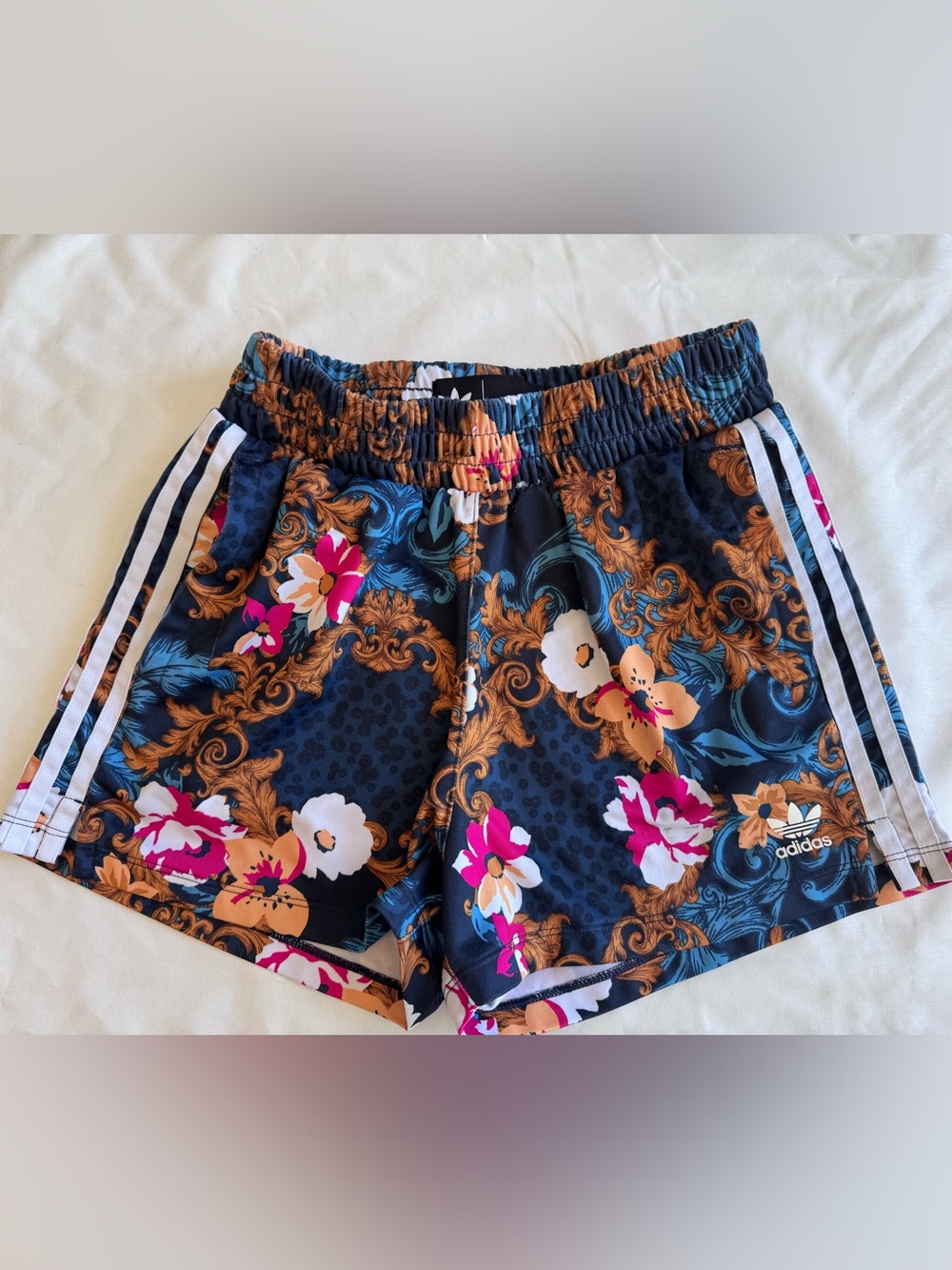 adidas x HER floral shorts Sz xs